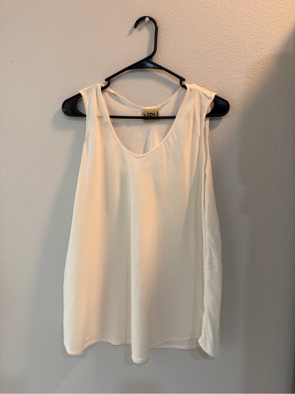 H&M White Sleeveless Scoop Neck Tank Top